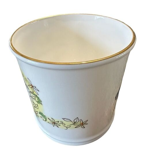 Royal Winchester Saturday’s Child Cup Fine Bone China VTG - Picture 5 of 9